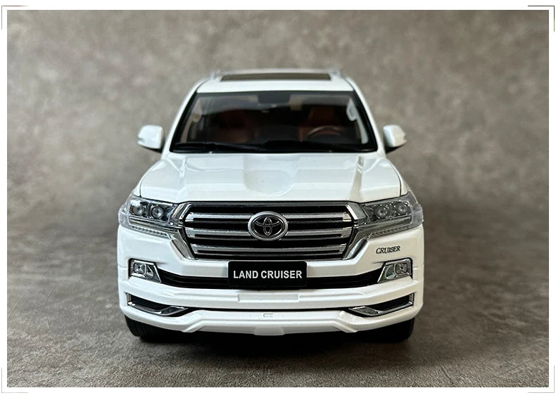 [SuperDetailed] 1:18 Toyota Land Cruiser LC200 Die-Cast Model – Spare Tire Version (Limited Edition)